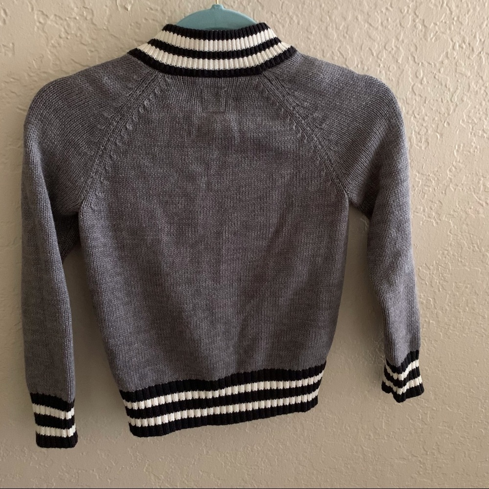Used clothes - Picture 2 of 2